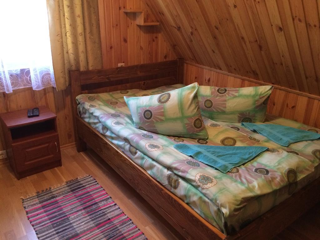 У Сергія Guest House Lumşorî Cameră foto