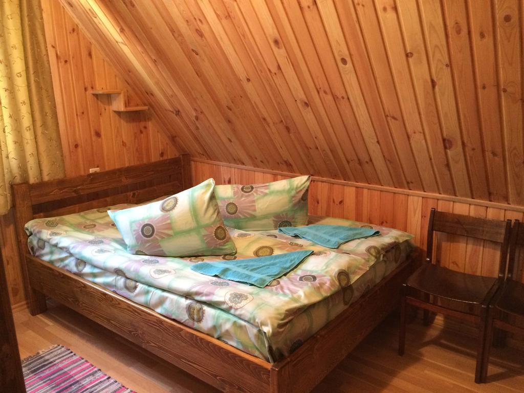 У Сергія Guest House Lumşorî Cameră foto